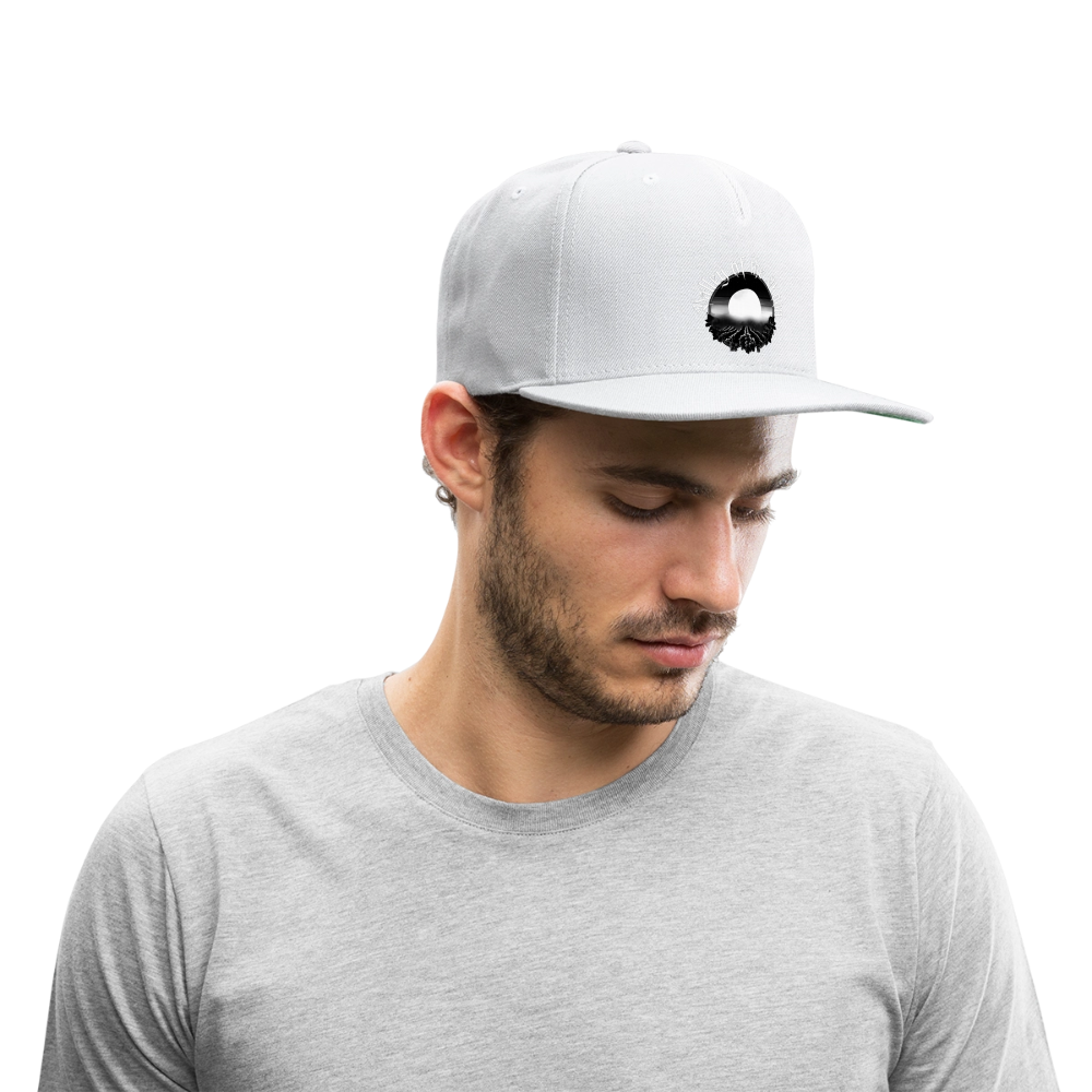 Valley of the Moon Gothic Snapback Baseball Cap - white